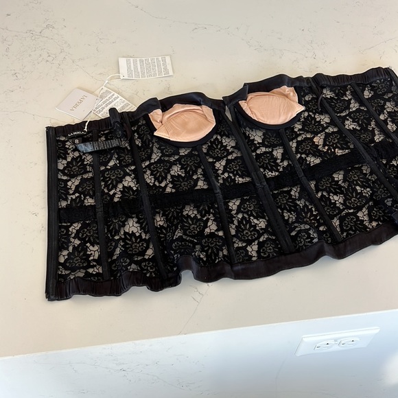 Laperla made in Italy size 34B luxury shape wear - Picture 6 of 16